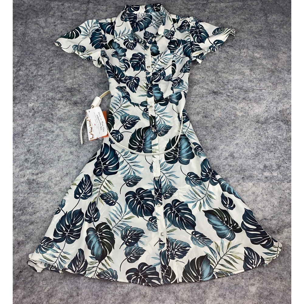 Naif Women's Petite Size PM‎ Flare Dress Button Down Short Sleeve Tropical Leaf